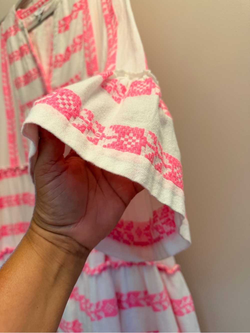 Women‘a Pink and White Striped Tiered Dress - Picture 2 of 3